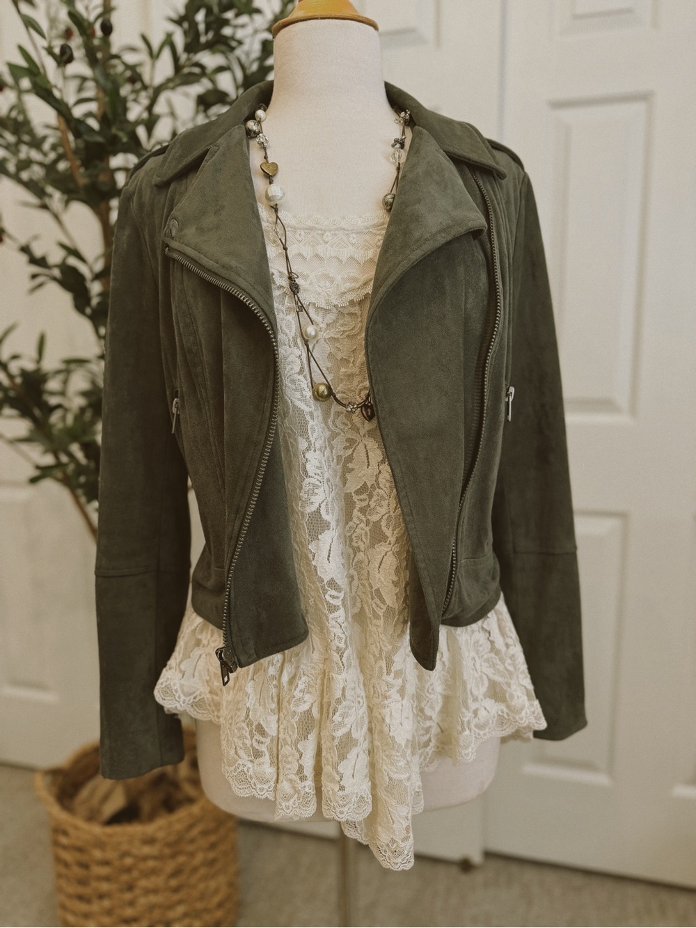 BB DAKOTA Olive Faux Suede Moto Jacket Dark Green Biker Fall Classic